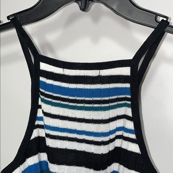 Forever 21 Black and White Ribbed Crop Tank Top - Picture 5 of 6